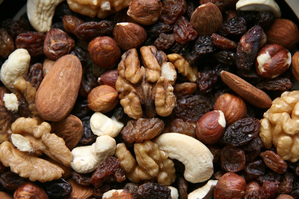 nuts, fruits, food-3841539.jpg